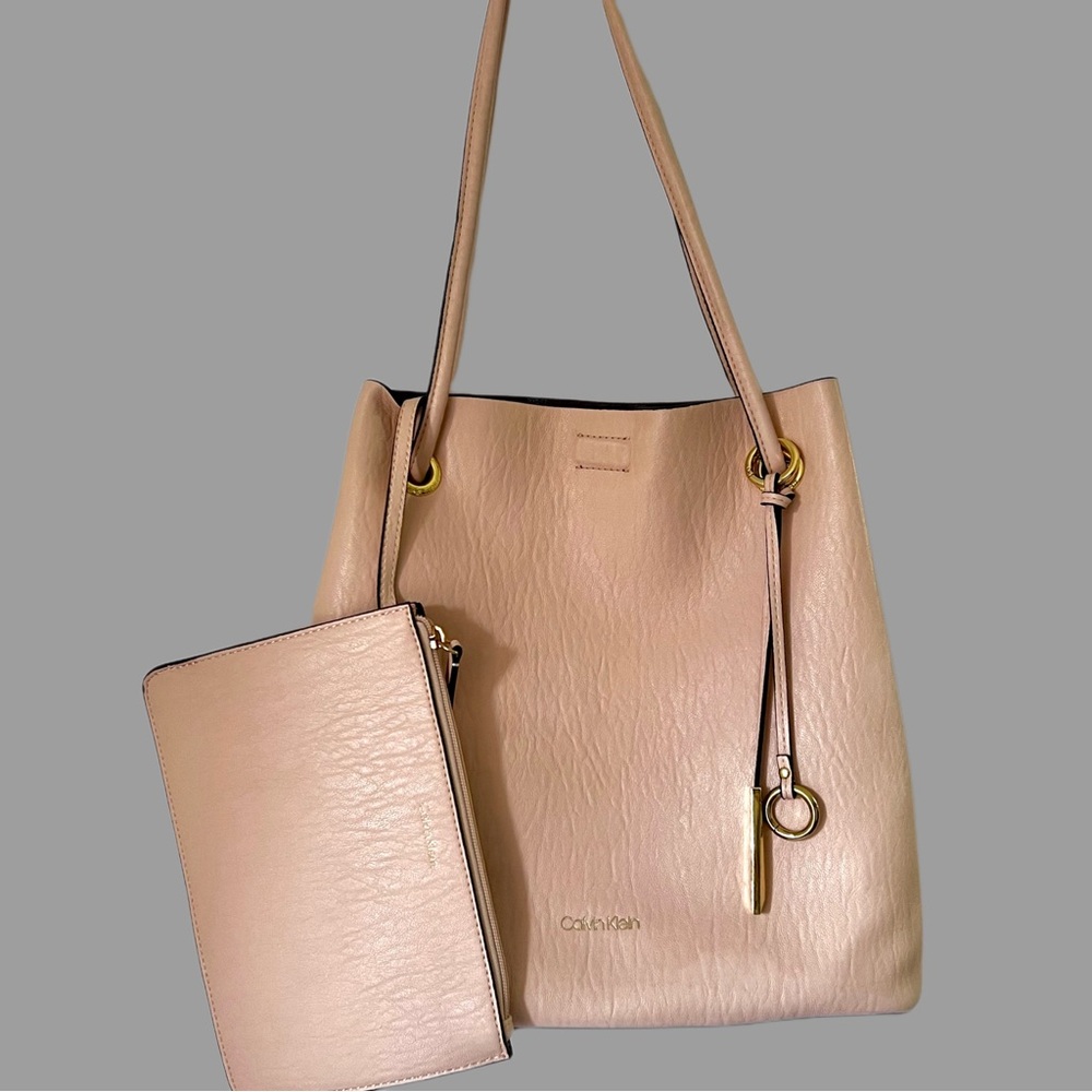 CALVIN KLEIN Gabrianna Tote with detachable interior pouch